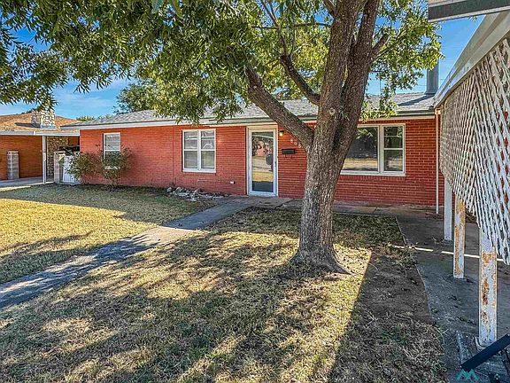 3rd image of 805 W Tyler Ave