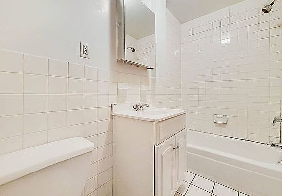 4th image of 1731 2nd Ave APT 3FN