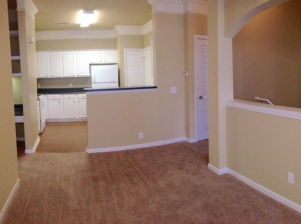 1st image of 4211 NW Meadow Creek Cir