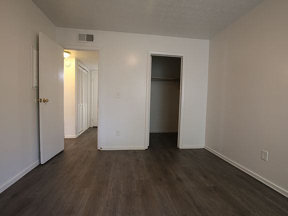 4th image of 438 E Norwich Ave APT D