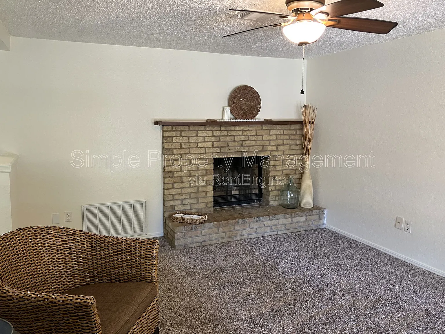 3 bed, 2.0 bath, 1096 sqft, $1,495 — Photo 4