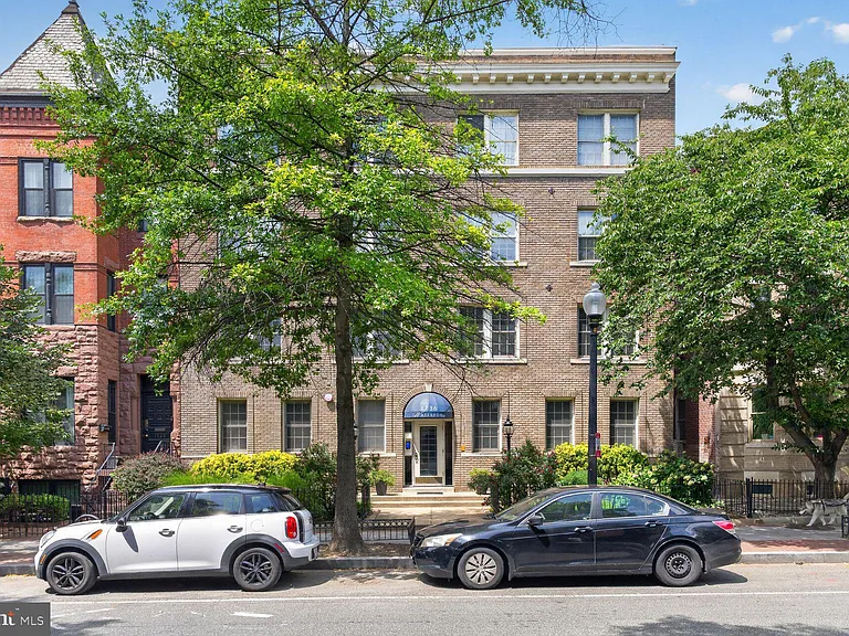 1736 18th St NW #T2 — Photo 1