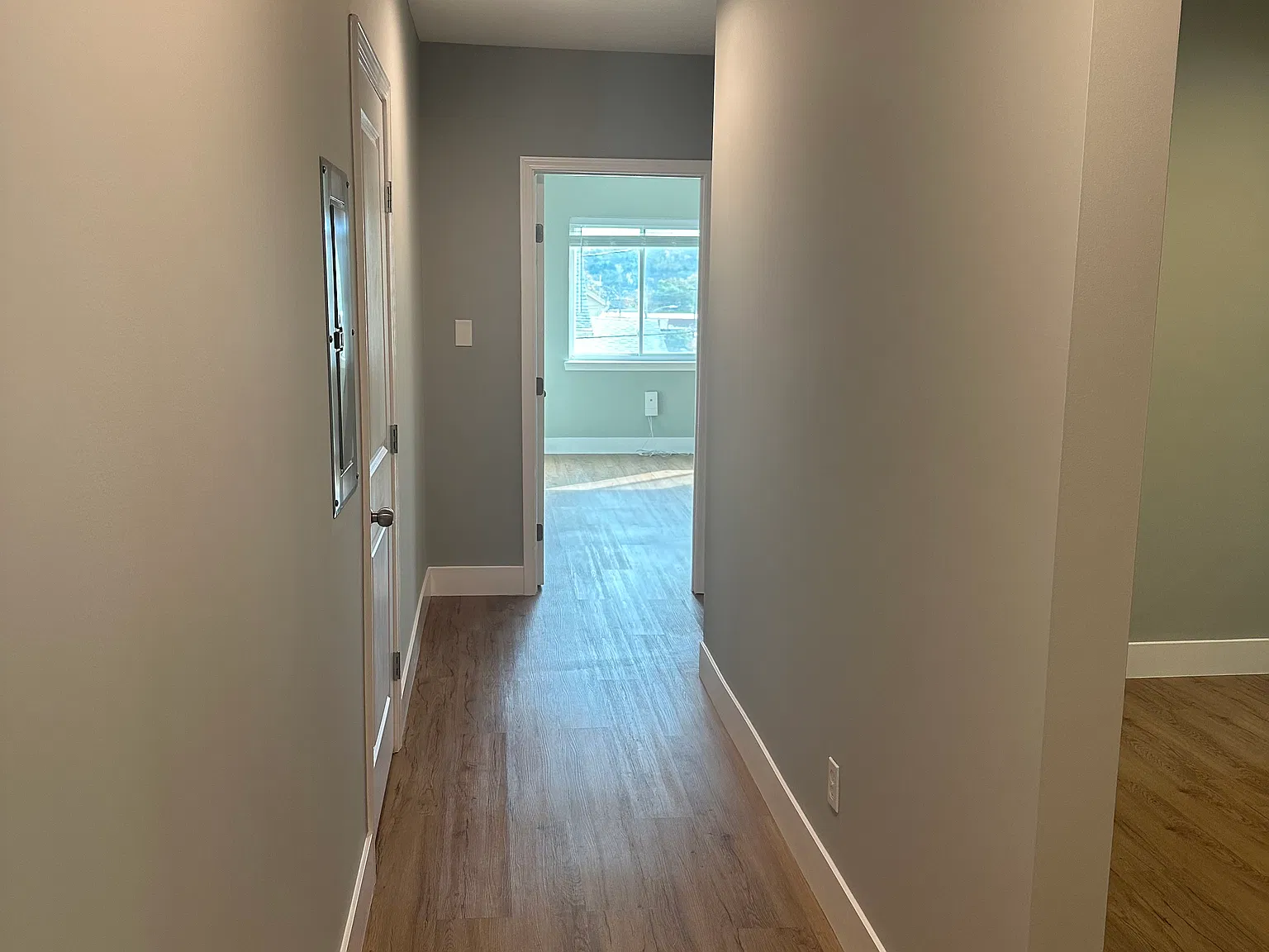 3 bed, 1.5 bath, 1400 sqft, $1,475 — Photo 2