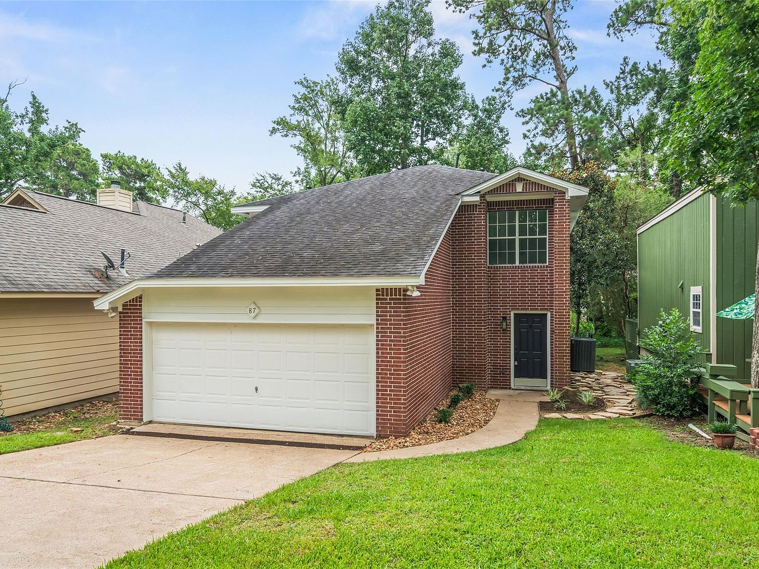 87 April Wind Dr N