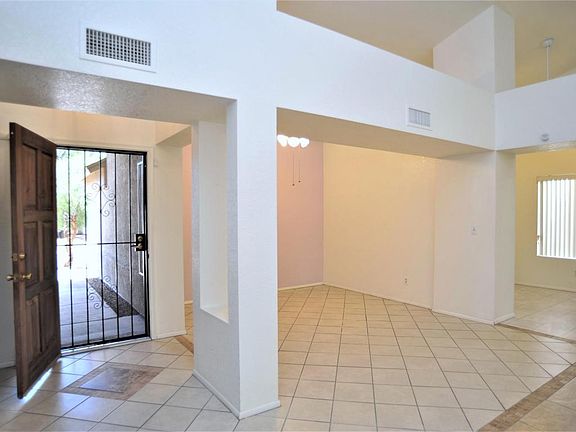 4th image of 10170 E Essex Village Dr