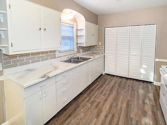 5th image of 1414 Marshall Ave