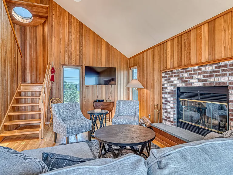 105 Cold Spring Point Rd — Photo 14