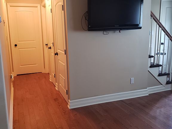 4th image of 2529 Woodland Ave