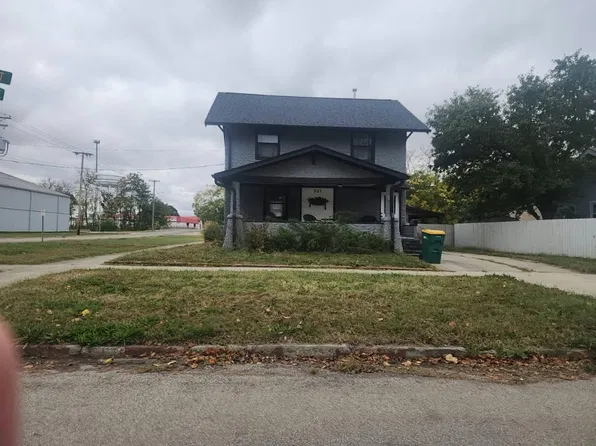301 N 16th St, Mattoon, IL 61938