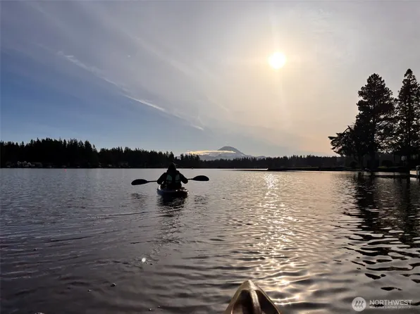 1111 Lake Sawyer Island, Black Diamond, WA 98010