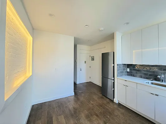 Rented by AZ REALTY NYC LLC | media 3