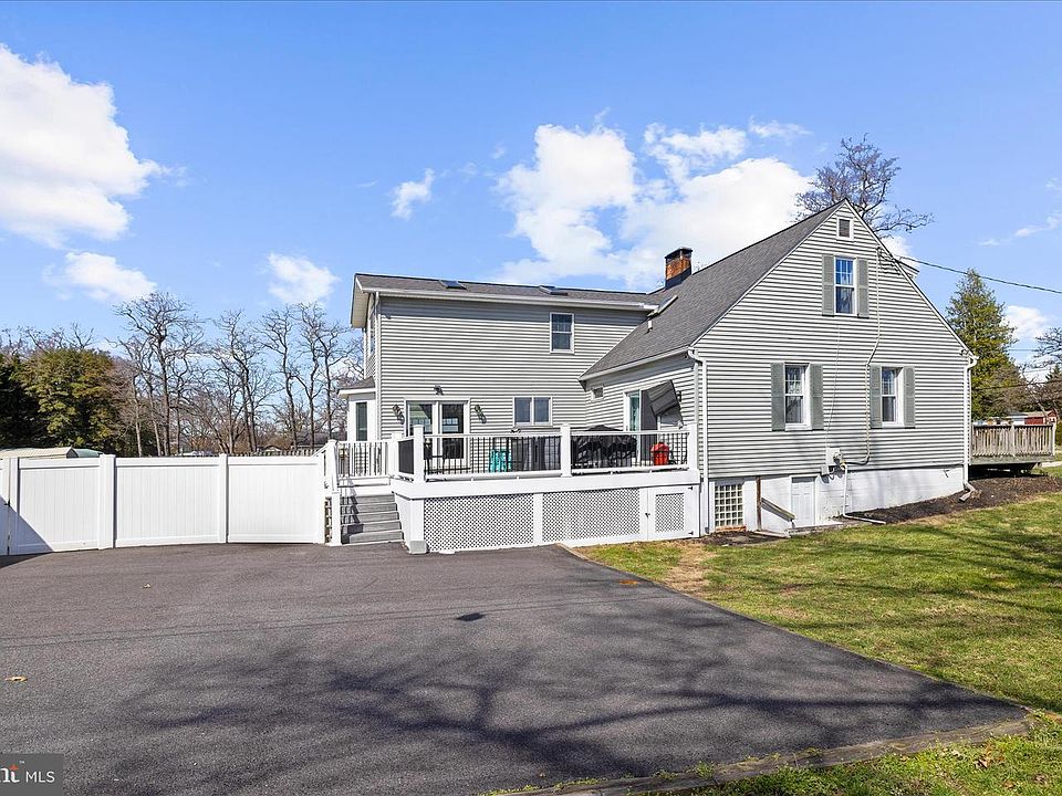 1st image of 1217 Valley Rd