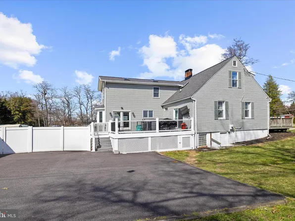 1217 Valley Rd, Pasadena, MD 21122