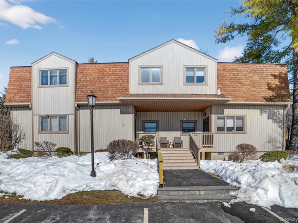 20 Beecher Lane, Peekskill, NY 10566