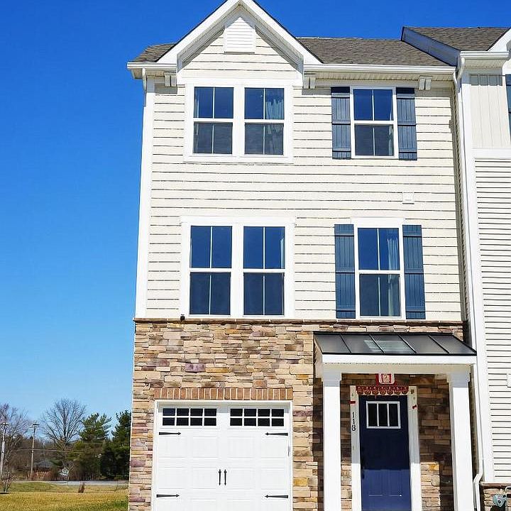 1st image of 118 Fletcher Cir
