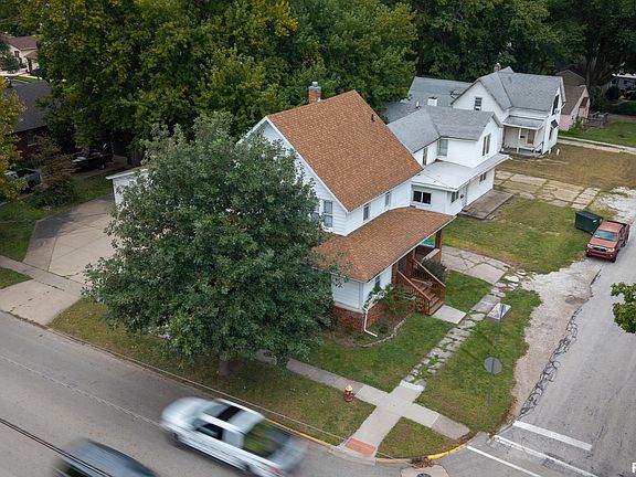 3rd image of 230 E Pierce St
