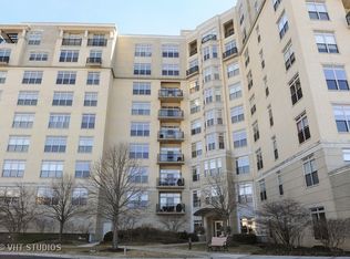 3535 Patten Rd APT 2B, Highland Park, IL 60035