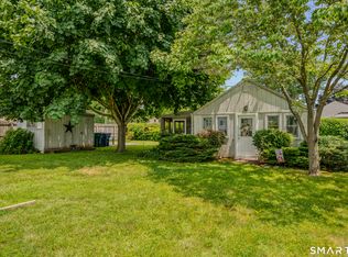 8 Swan Avenue, Old Lyme, CT 06371