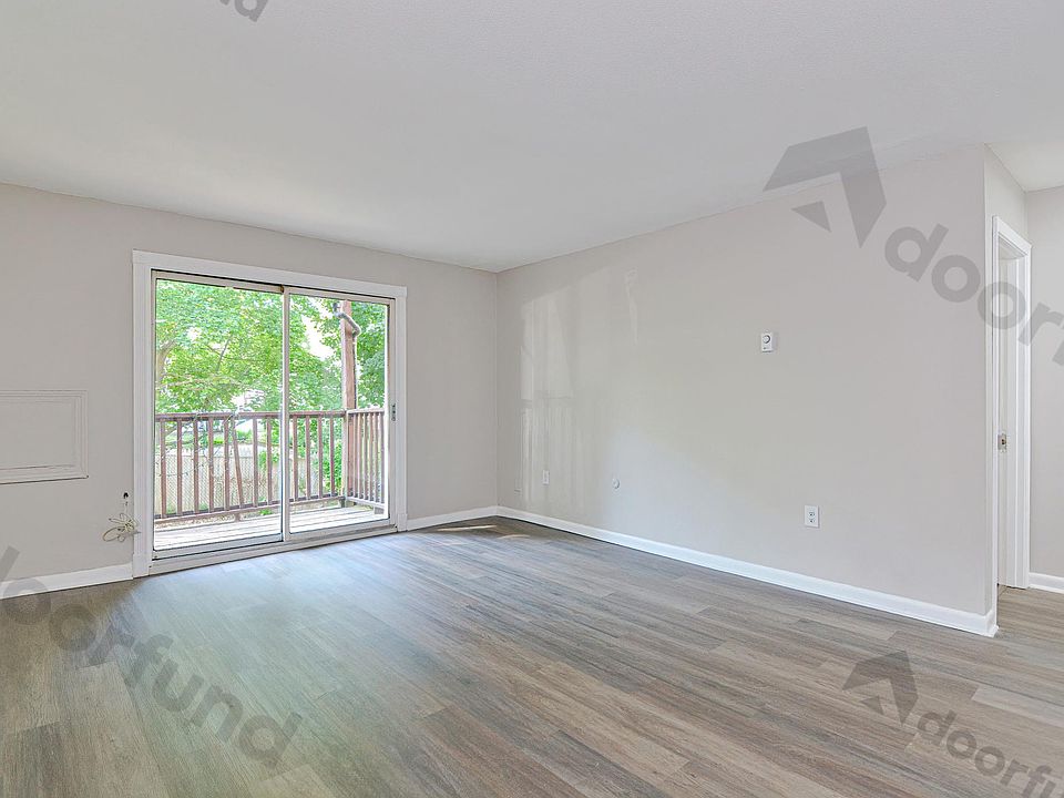 Back deck has been updated after photo was taken