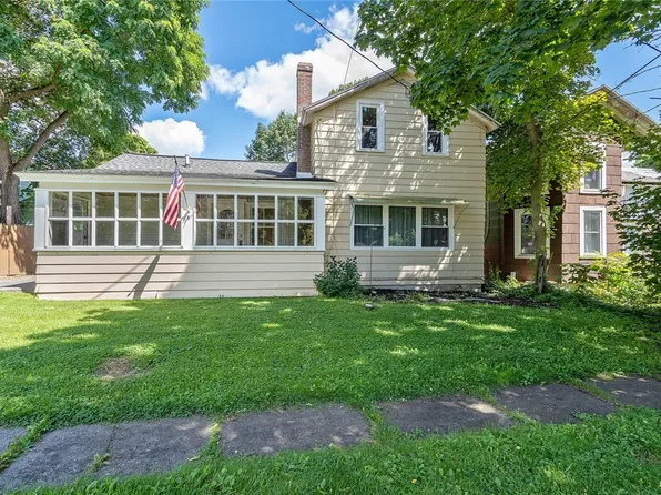 3282 Lords Hill Rd, Nedrow, NY 13120