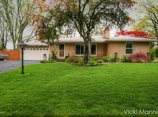 1554 Ridgewood Ave SE, East Grand Rapids, MI 49506