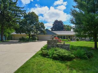 W269S3444 Merrill Hills Rd, Waukesha, WI 53189