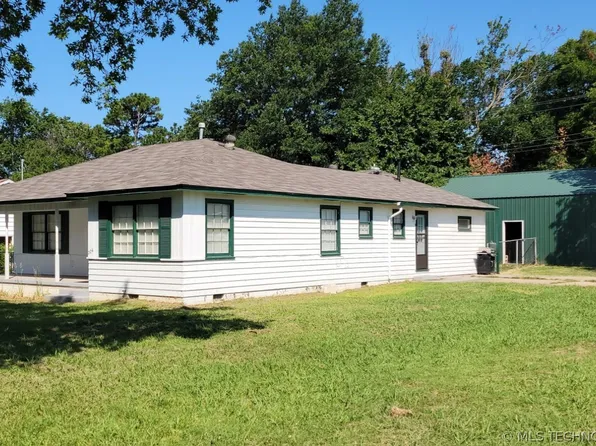 724 N Kelker St, Holdenville, OK 74848