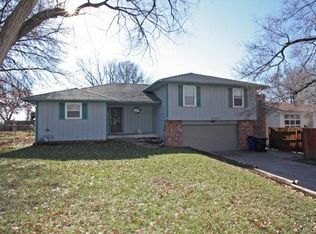 601 W 27th Pl, Lawrence, KS 66046