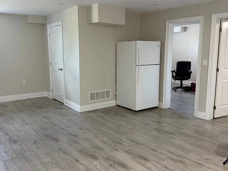 2 Lewiston Rd #BASEMENT — Photo 3