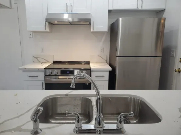 W Clinton Ave, 3223-3235 W Clinton Ave #101, Fresno, CA 93722