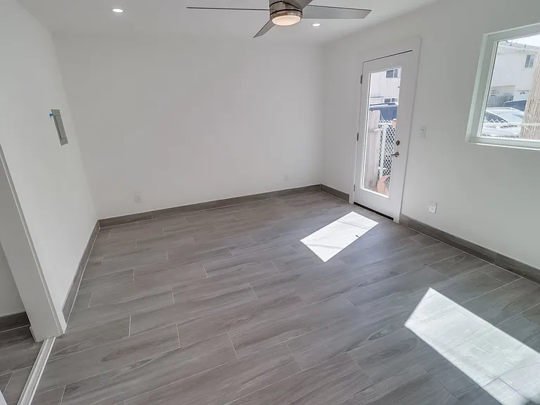 4840 Del Monte Ave #C — Photo 12