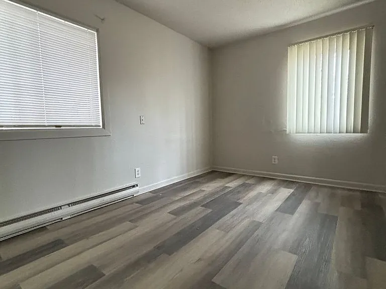 Cedar Crest Apartments — Photo 10