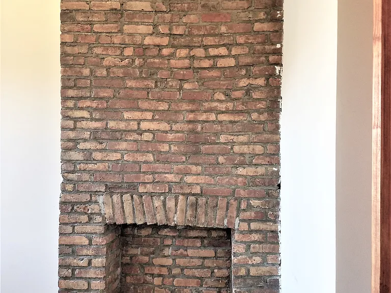 28 Scholes St #2-R — Photo 5