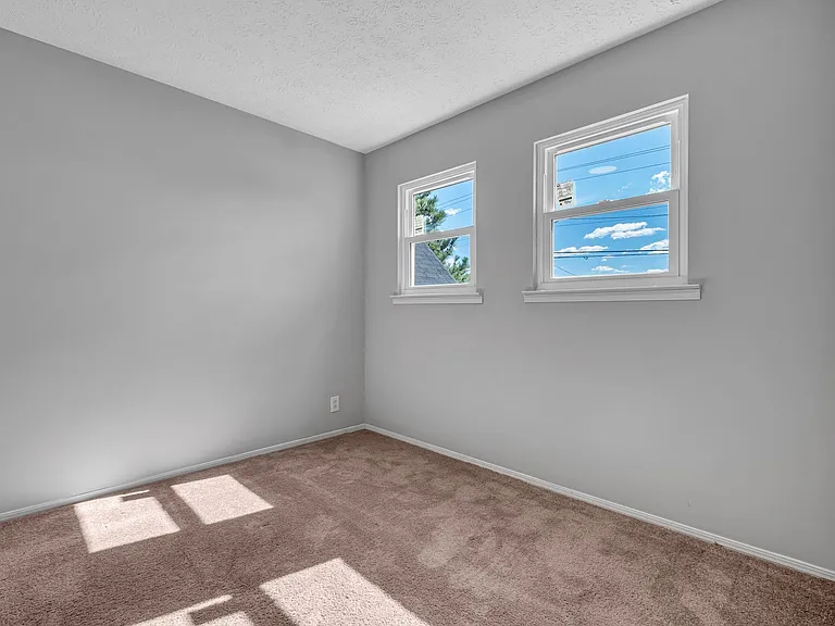 326 Nesbitt Ln — Photo 22