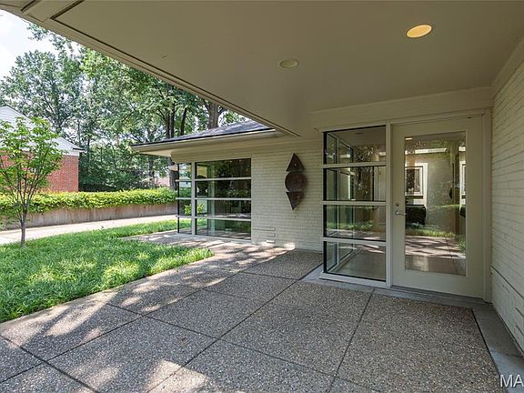 3rd image of 9005 Greenridge Dr