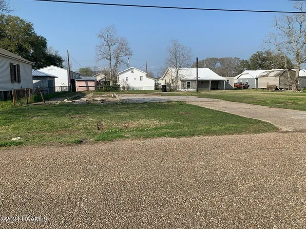 519 E Paul St, Erath, LA 70533
