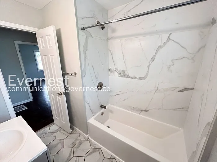 1345 Twin Oaks Cir SE — Photo 11