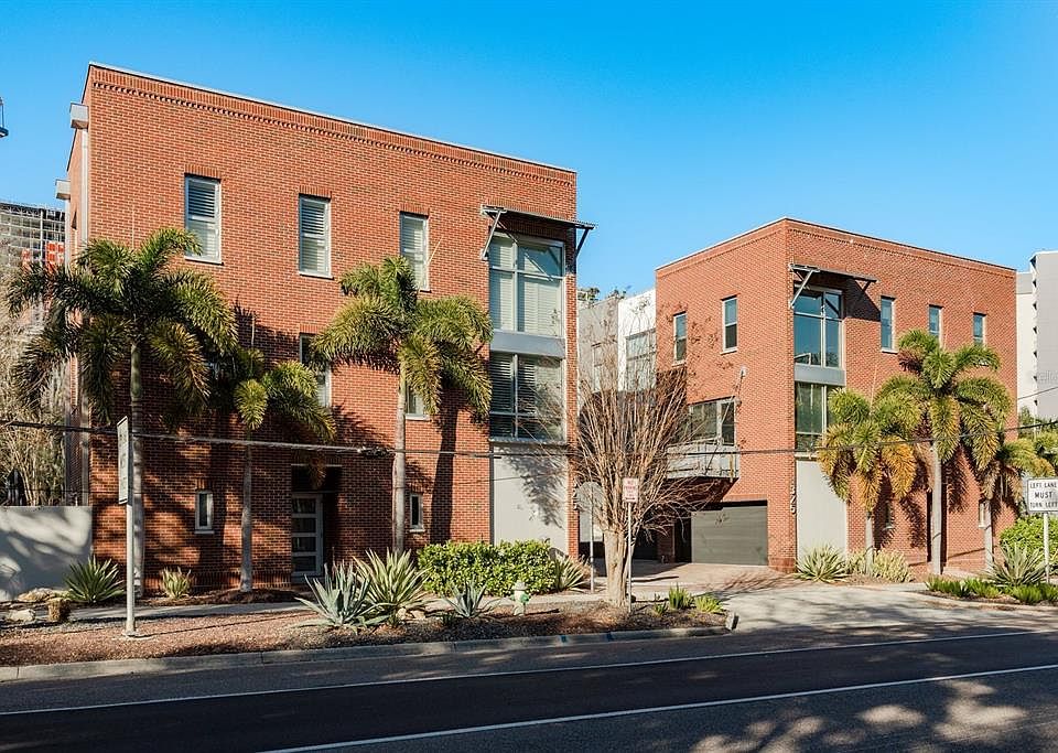 1st image of 325 5TH AVENUE S #6