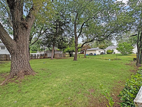 4th image of 1109 Allen Ave