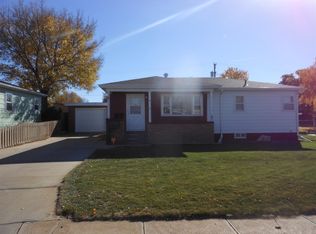 911 Olsen Dr, Sidney, NE 69162