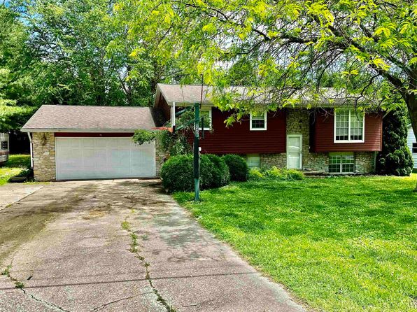 940 NW 2nd St, Washington, IN 47501