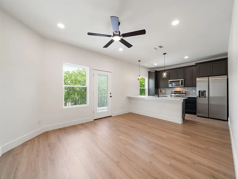 247 Princeton Ave #201 — Photo 3