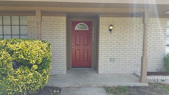 1st image of 2002 Mistletoe Dr