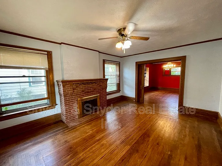 27 Casterton Ave #1 — Photo 4