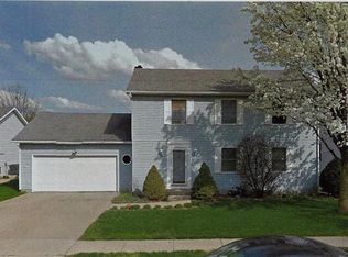 2622 Tanglewood Dr, Decatur, IL 62521