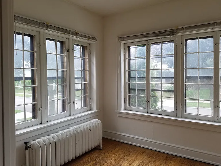 2528 N Maryland Ave — Photo 18