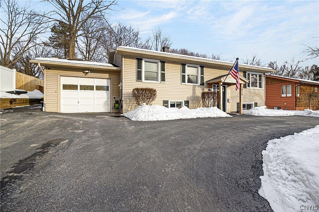 2813 Oneida St, Utica, NY 13501 | Zillow