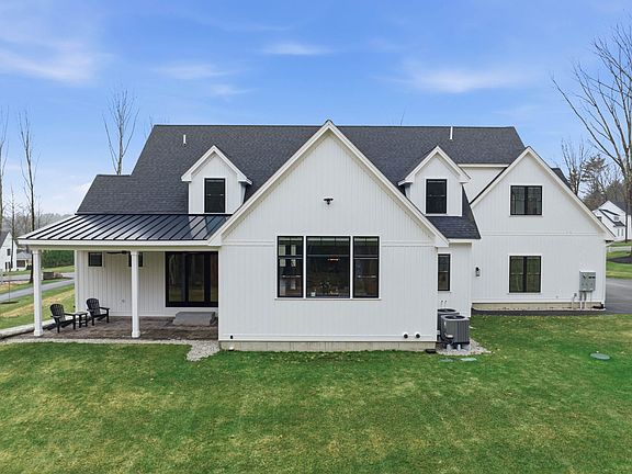 3rd image of 10 Hobart Lane