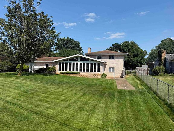 4th image of 56727 Meadowood Dr