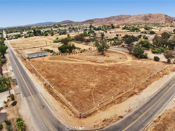 343-220 26, Perris, CA 92570